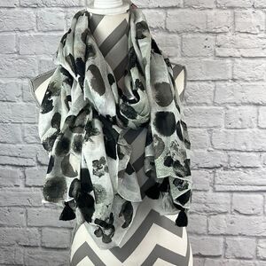 Scarf Black and White with Pink Accent Tassel Corners